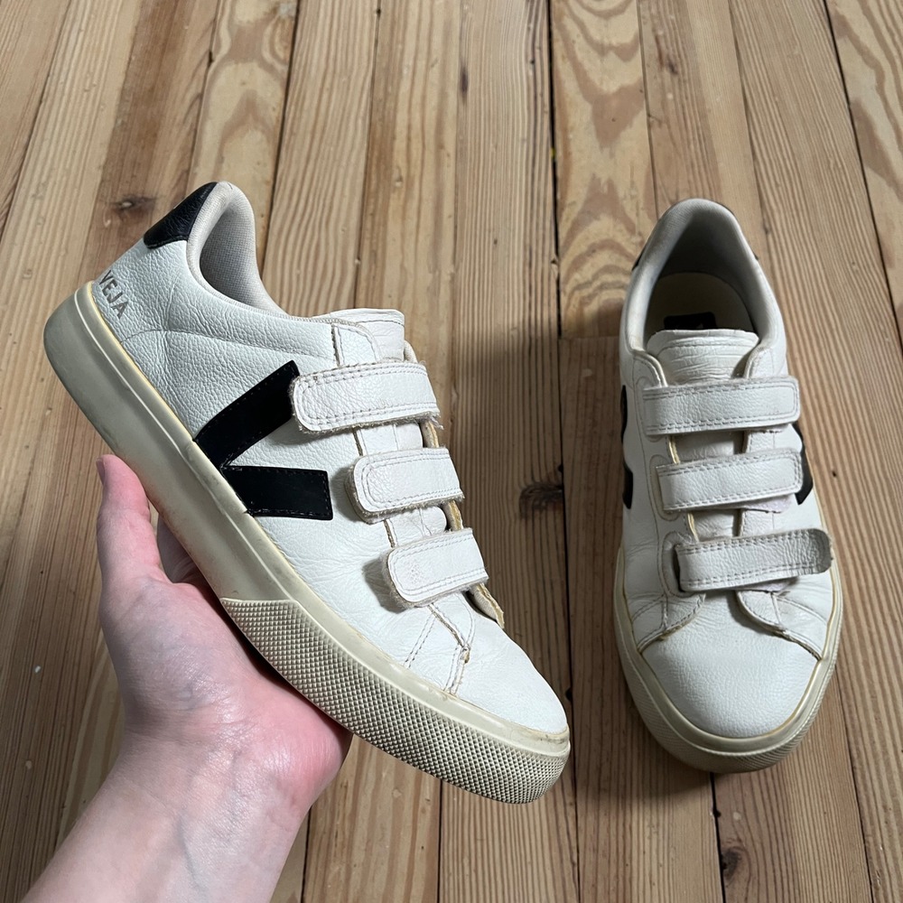 Veja Recife Sneakers Womens 9 White Black Leather Triple Strap Low Top Shoes